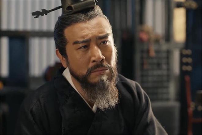 吕布上战场时的穿着_指挥官吕布_吕布在战场上的指挥风范