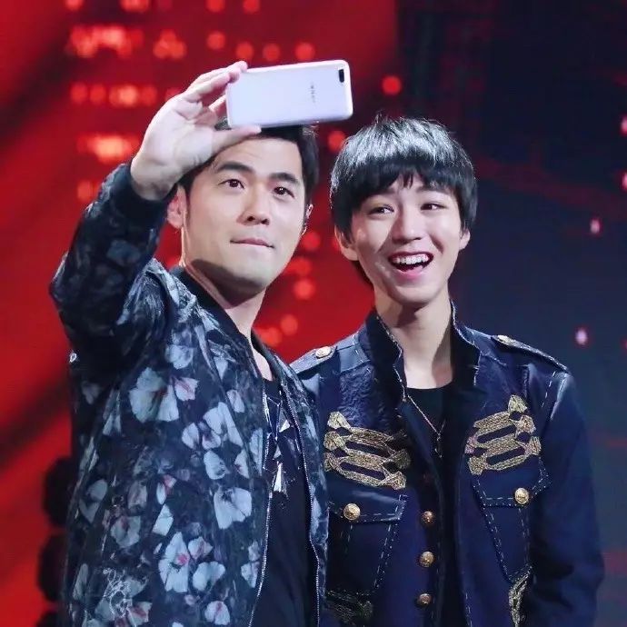 薛之谦受邀参加国际音乐盛典，展现华语音乐的魅力_2021音乐节薛之谦_薛之谦音乐节唱的什么歌
