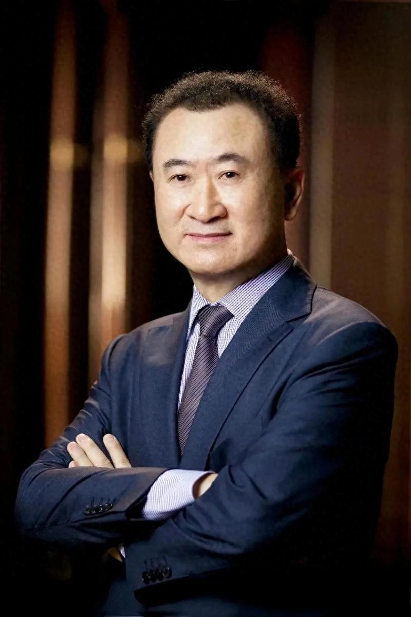 王健林：从大连理工学子到中国房地产巨擘的商业传奇与万达集团崛起之路